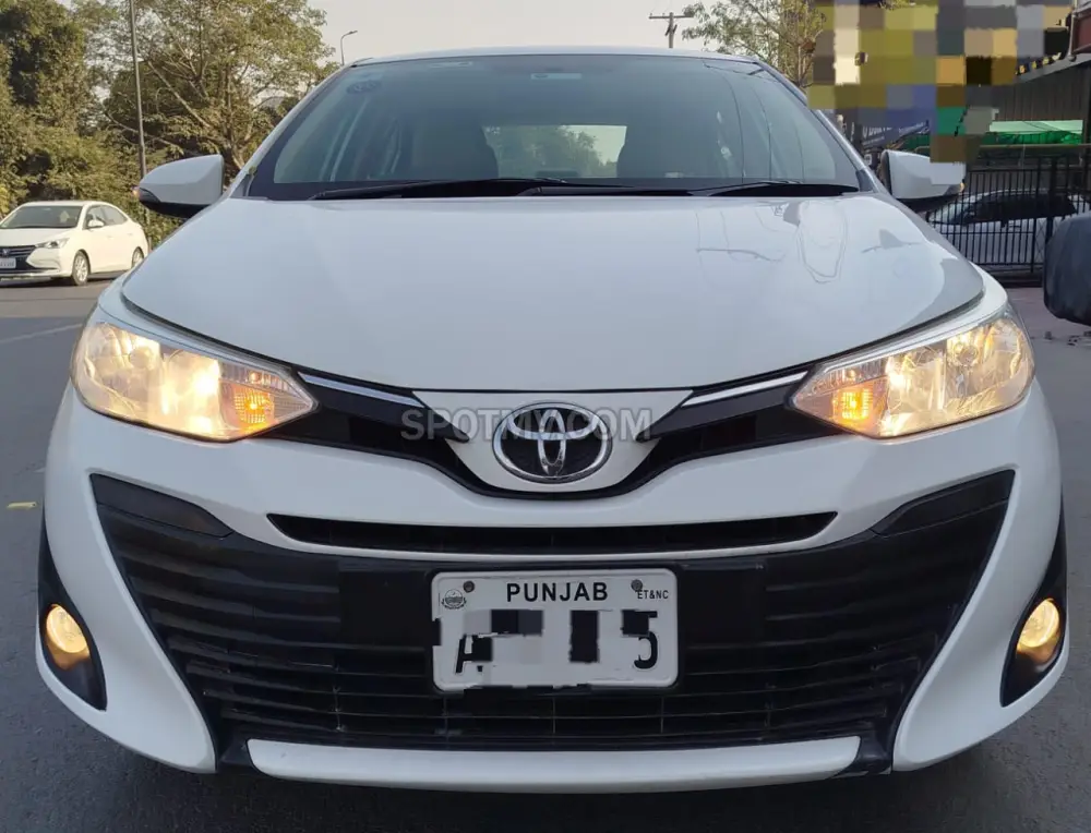 Toyota Yaris ATIV X CVT 1.5 Beige Interior