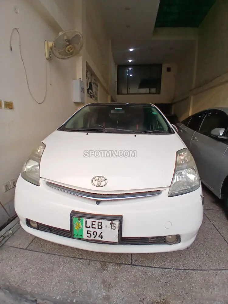 Toyota Prius G LED Edition 1.8