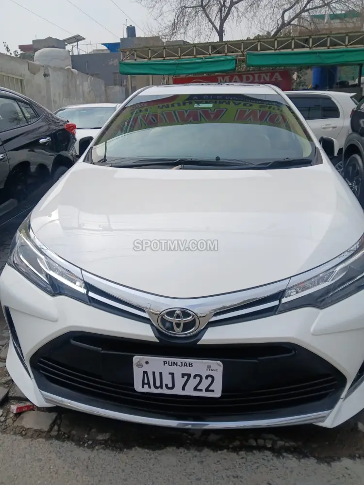 Toyota Corolla Altis Grande X CVT i 1.8 Beige Interior