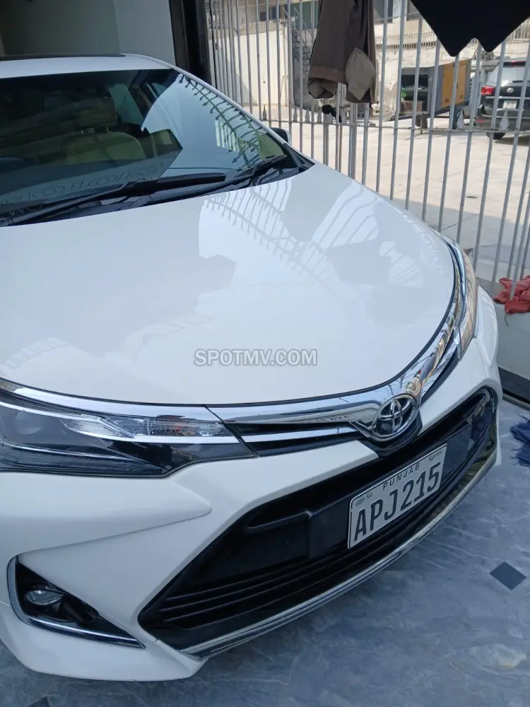 Toyota Corolla Altis Grande X CVT i 1.8 Beige Interior
