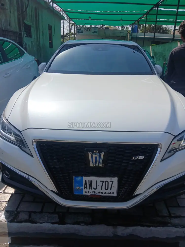 Toyota Crown RS Advance