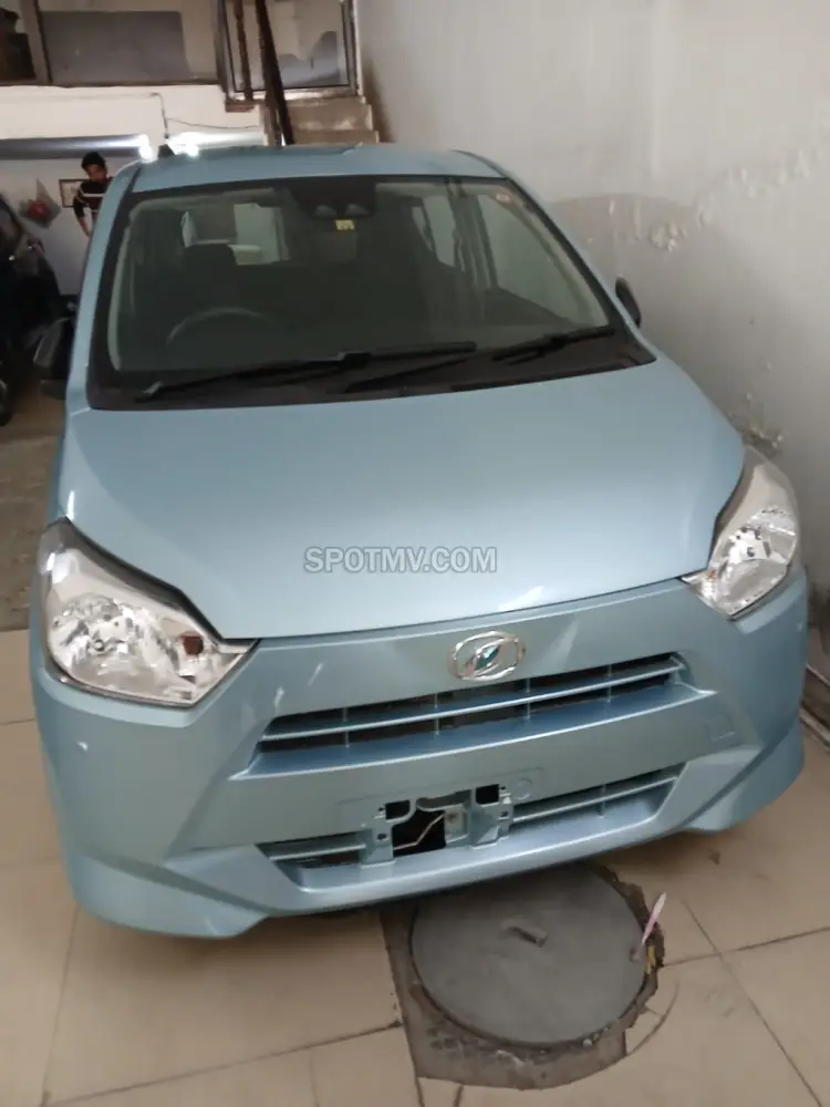 Daihatsu Mira ES
