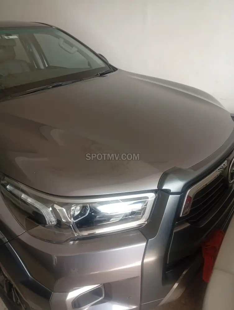 Toyota Hilux Revo G Automatic 2.8