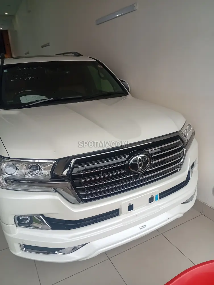 Toyota Land Cruiser  VX 4.6