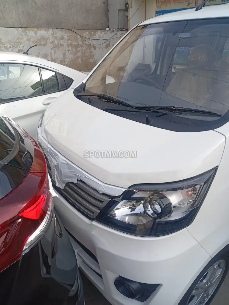 Changan Karvaan  Plus 1.2