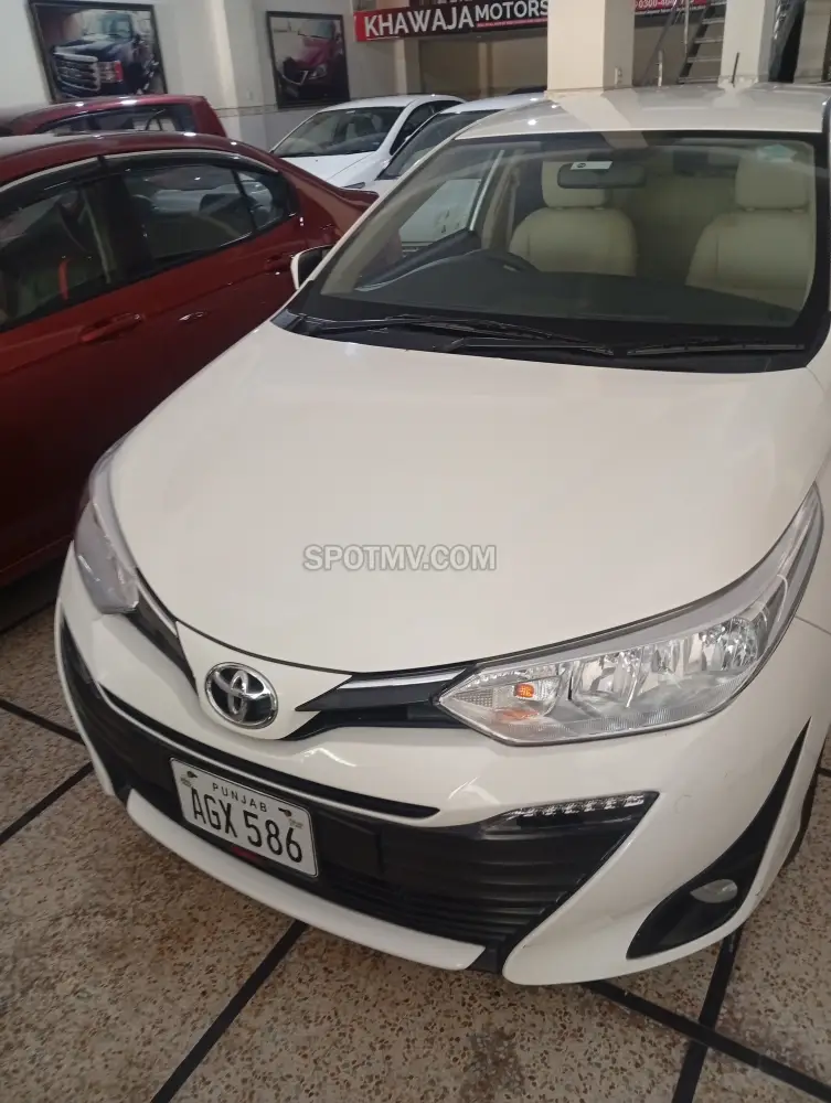 Toyota Yaris ATIV X CVT 1.5 Beige Interior