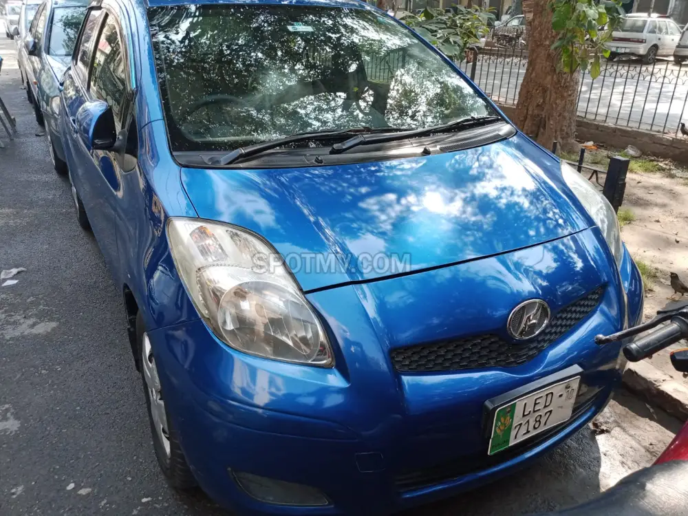 Toyota Vitz F 1.0