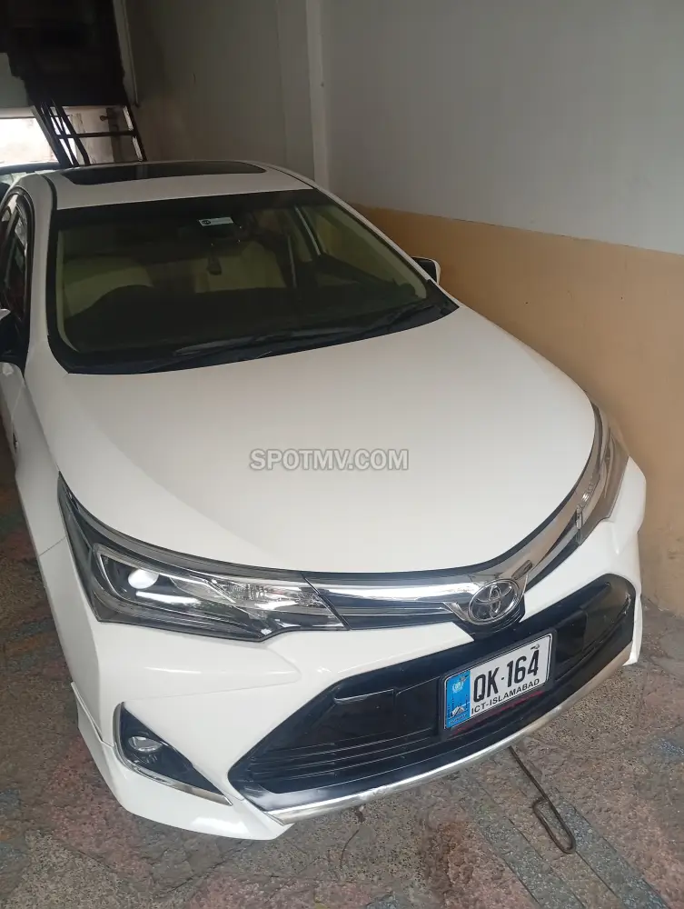 Toyota Corolla Altis Grande X CVT i 1.8 Beige Interior