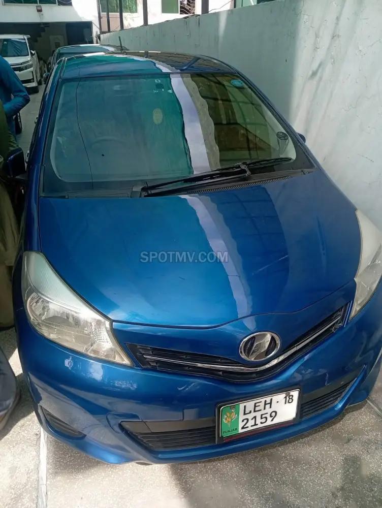 Toyota Vitz Jewela smart stop package 1.0