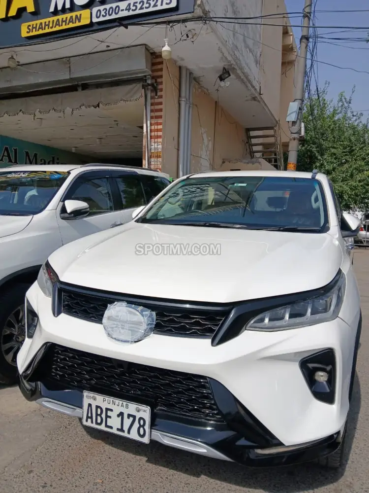 Toyota Fortuner 2.8 Sigma 4