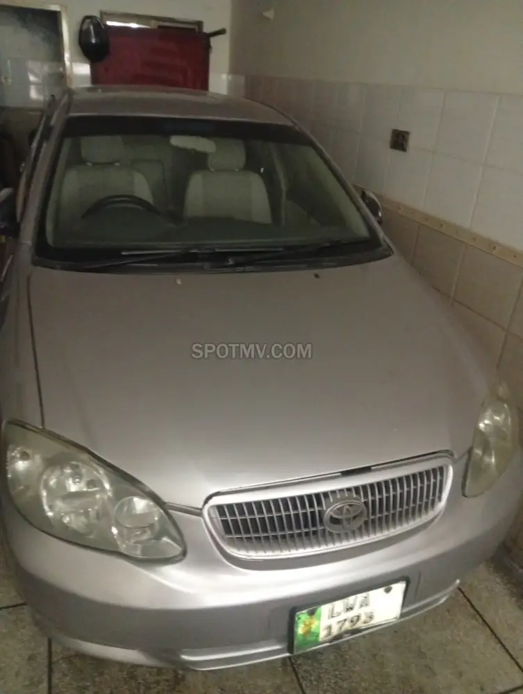 Toyota Corolla SE Saloon