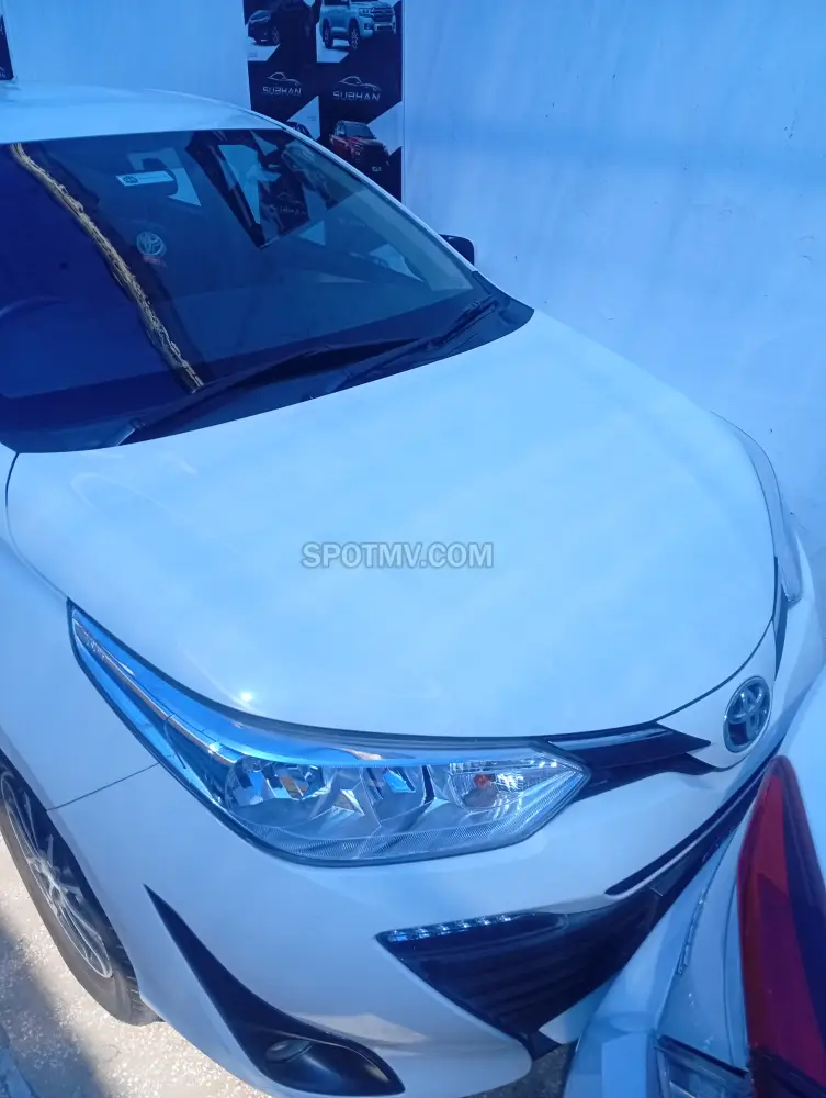 Toyota Yaris ATIV X CVT 1.5 Beige Interior
