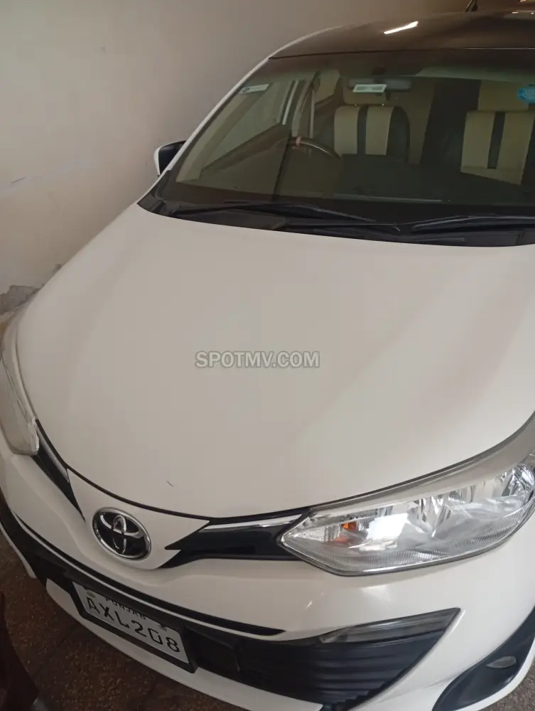 Toyota Yaris ATIV X CVT 1.5 Beige Interior
