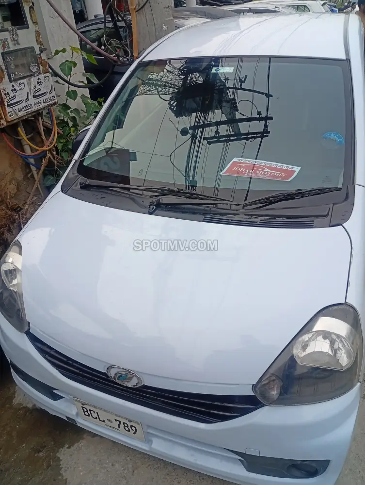 Daihatsu Mira ES