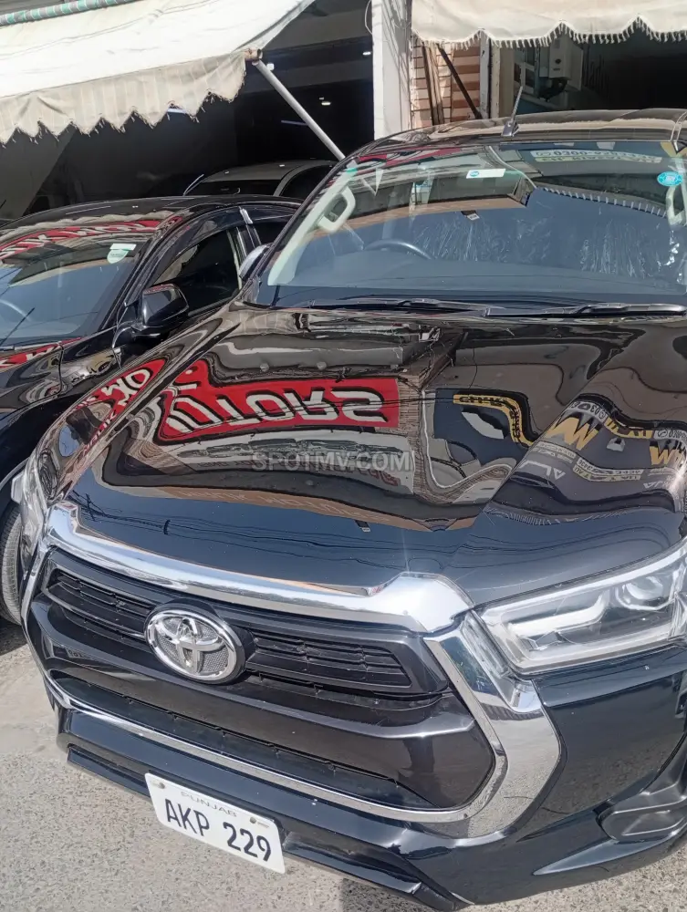 Toyota Hilux Revo V Automatic 2.8