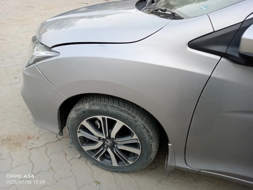 Front_fender_left image