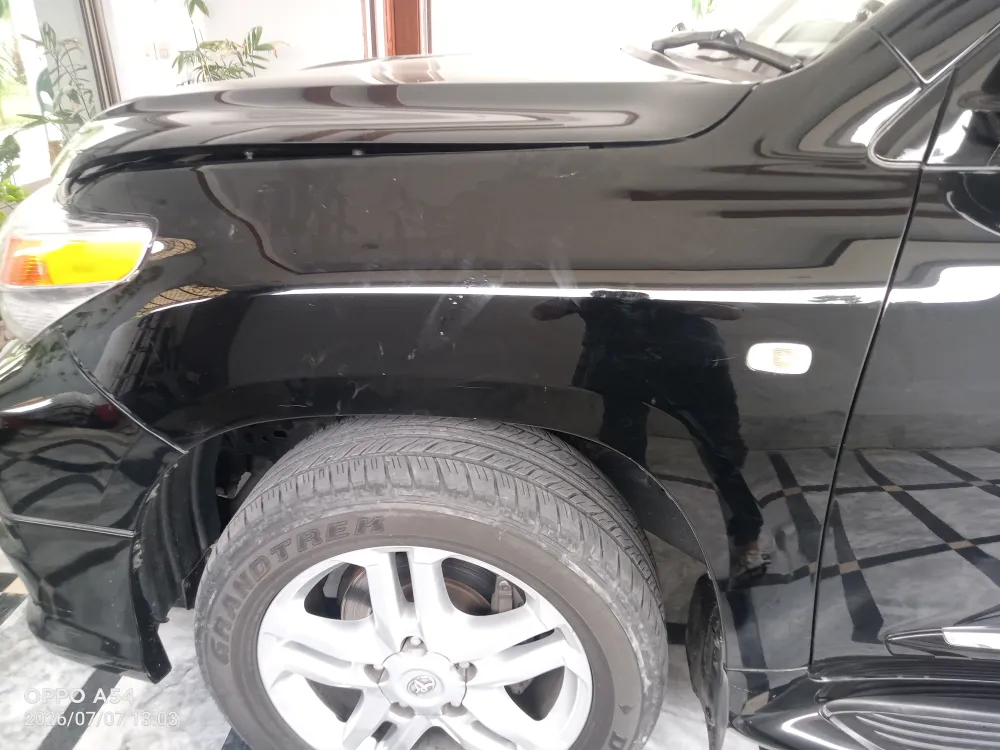 Front_fender_left image