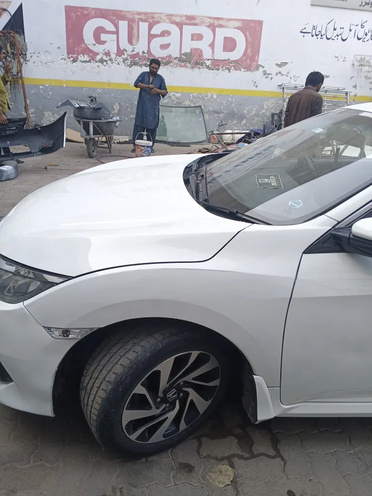 Front_fender_left image