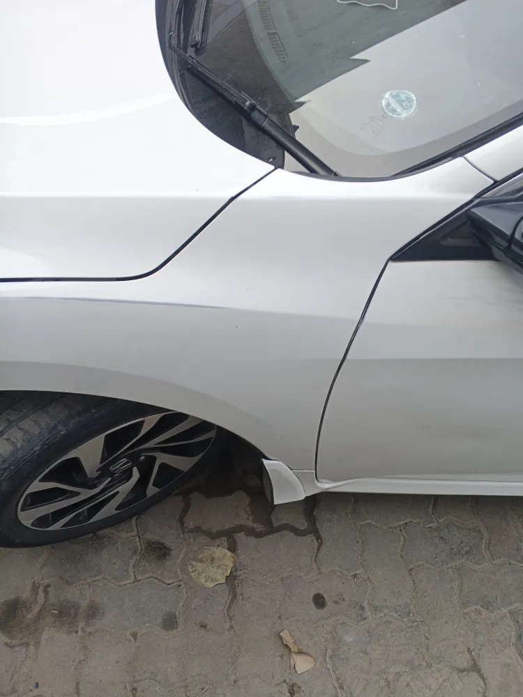 Front_fender_left image