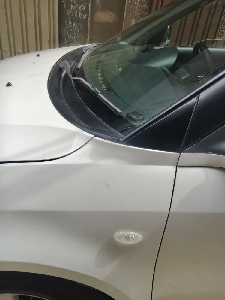 Front fender left