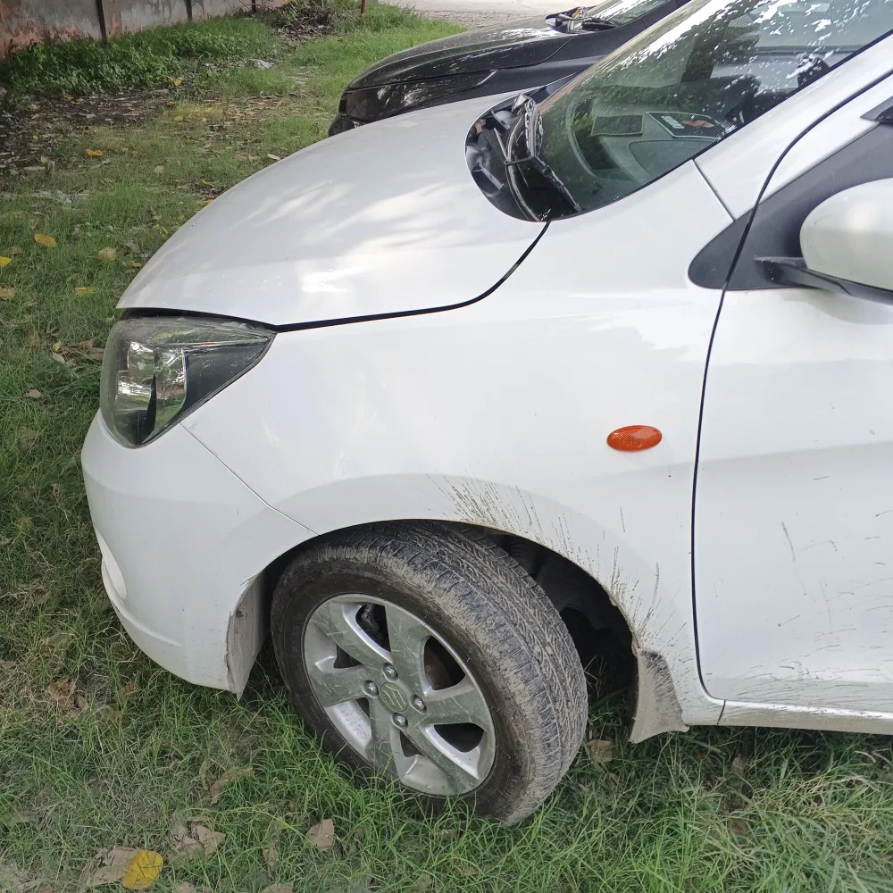 Front_fender_left image