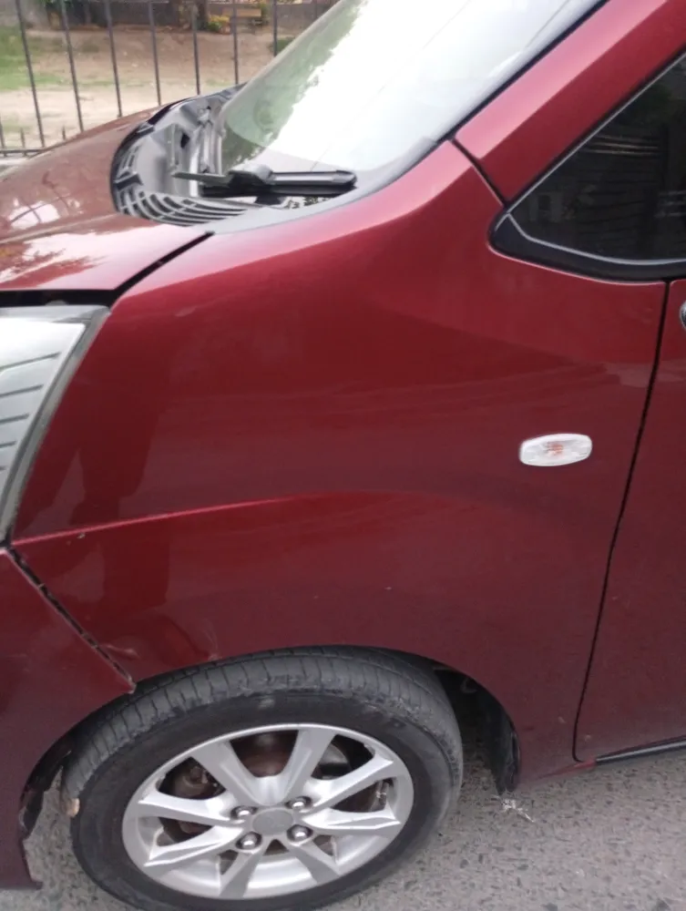 Front_fender_left image