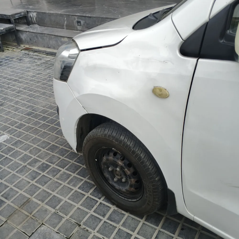 Front_fender_left image