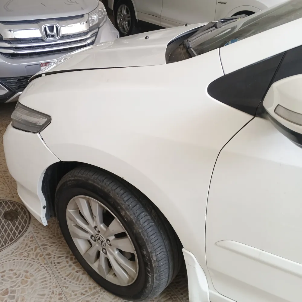 Front_fender_left image
