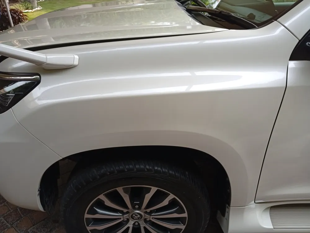 Front_fender_left image