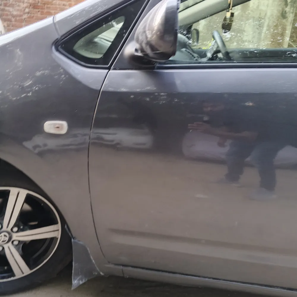 Front_left_door image