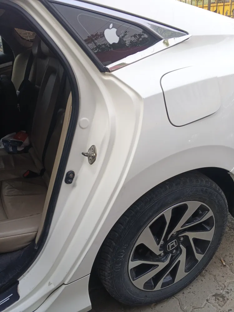 Rear_fender_back image