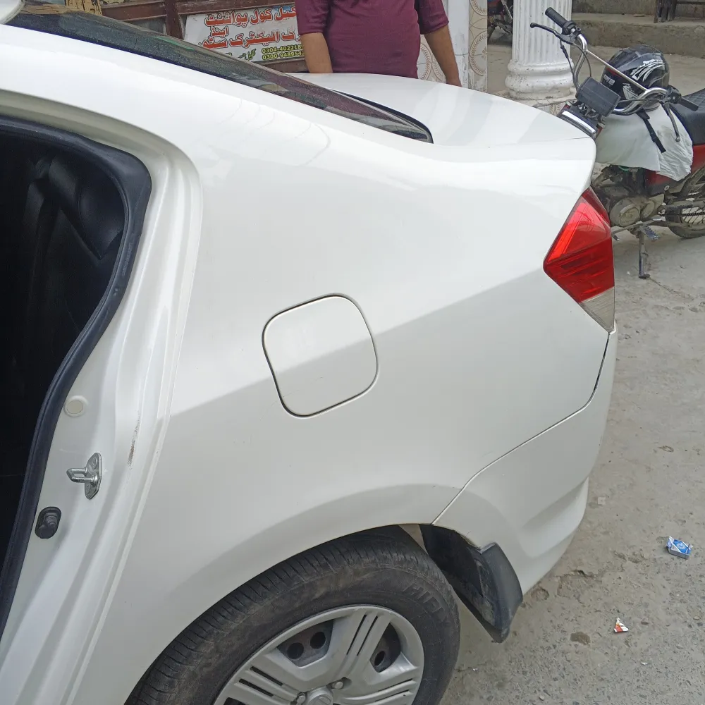 Rear_fender_back image