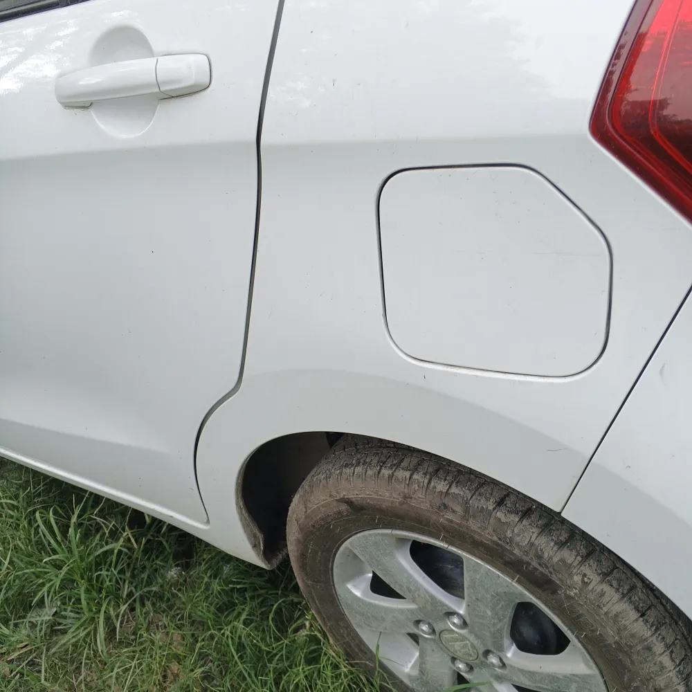 Rear_fender_back image