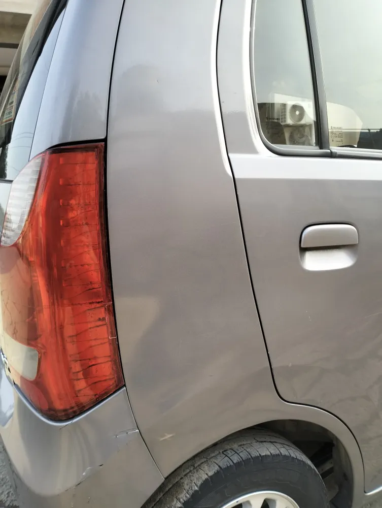 Rear_fender_right image