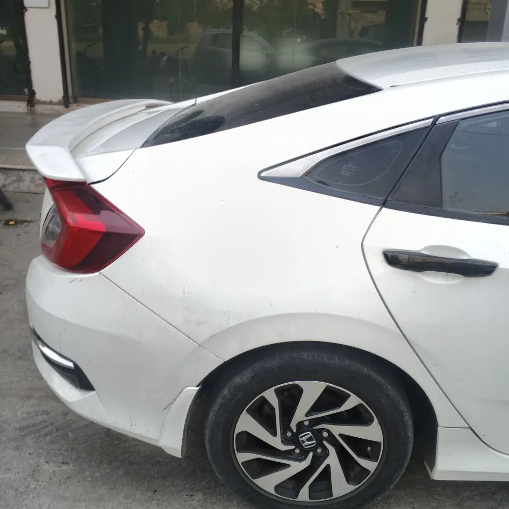 Rear_fender_right image