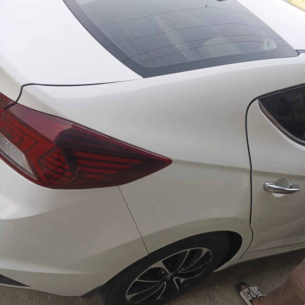 Rear_fender_right image