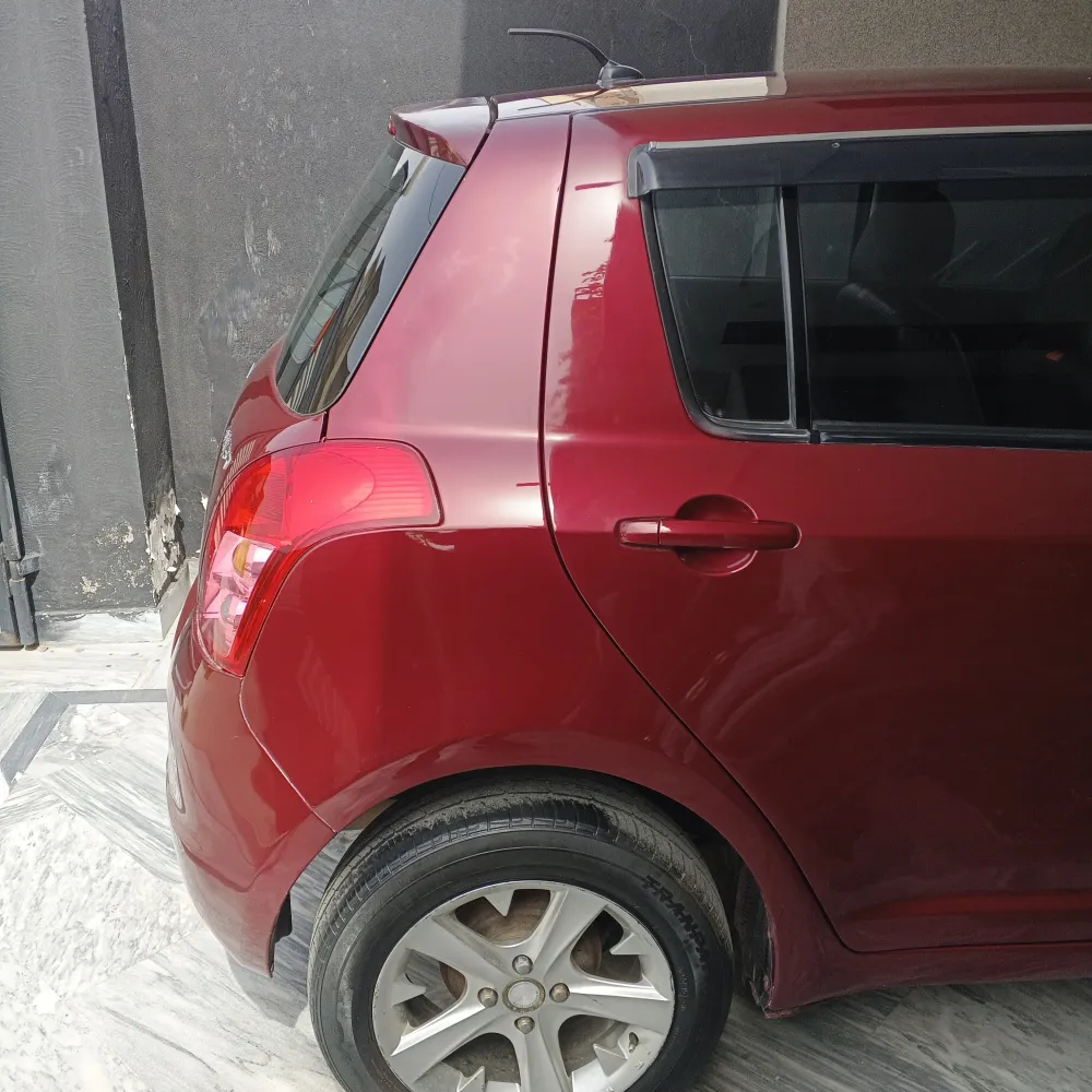 Rear_fender_right image