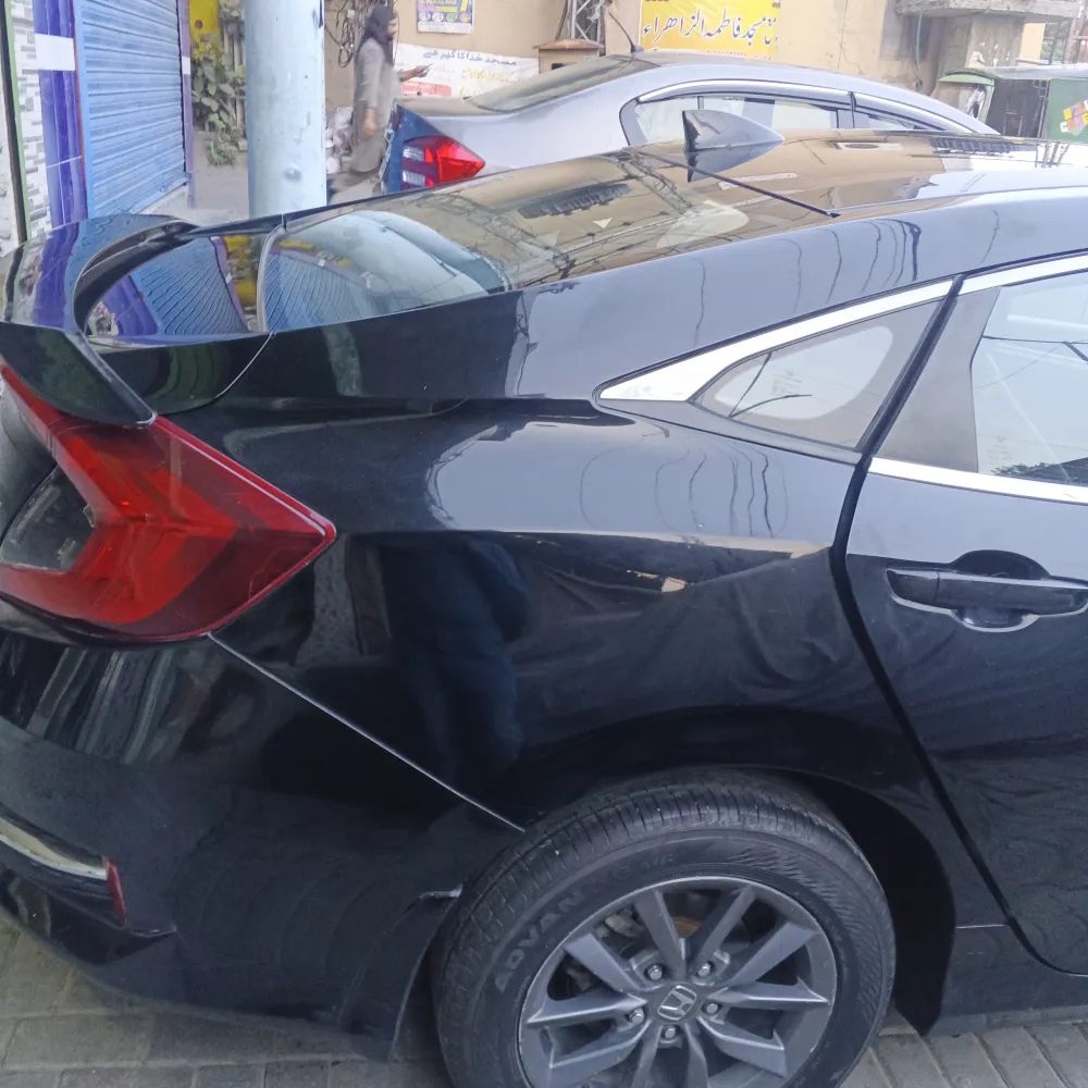 Rear_fender_right image