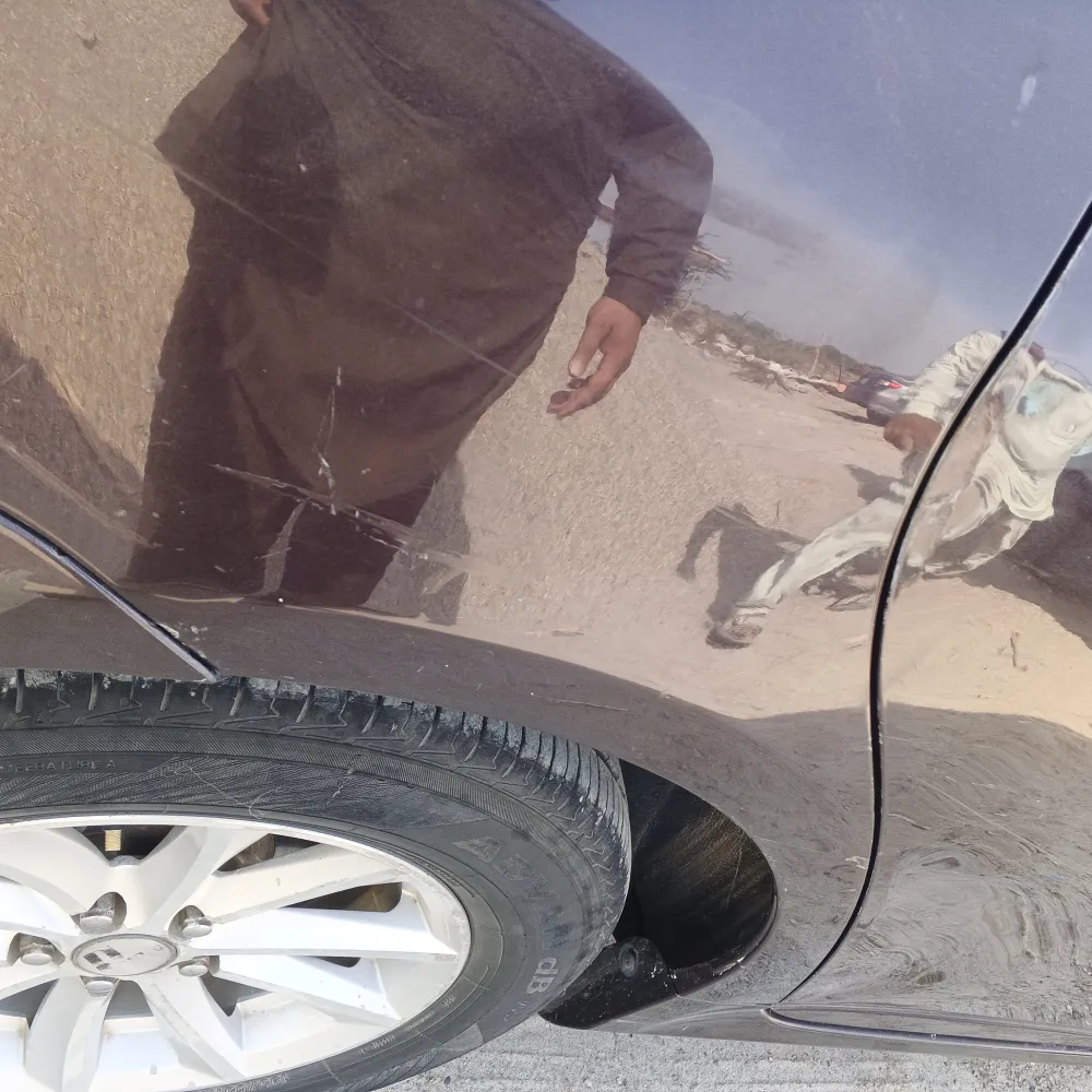 Rear_fender_right image