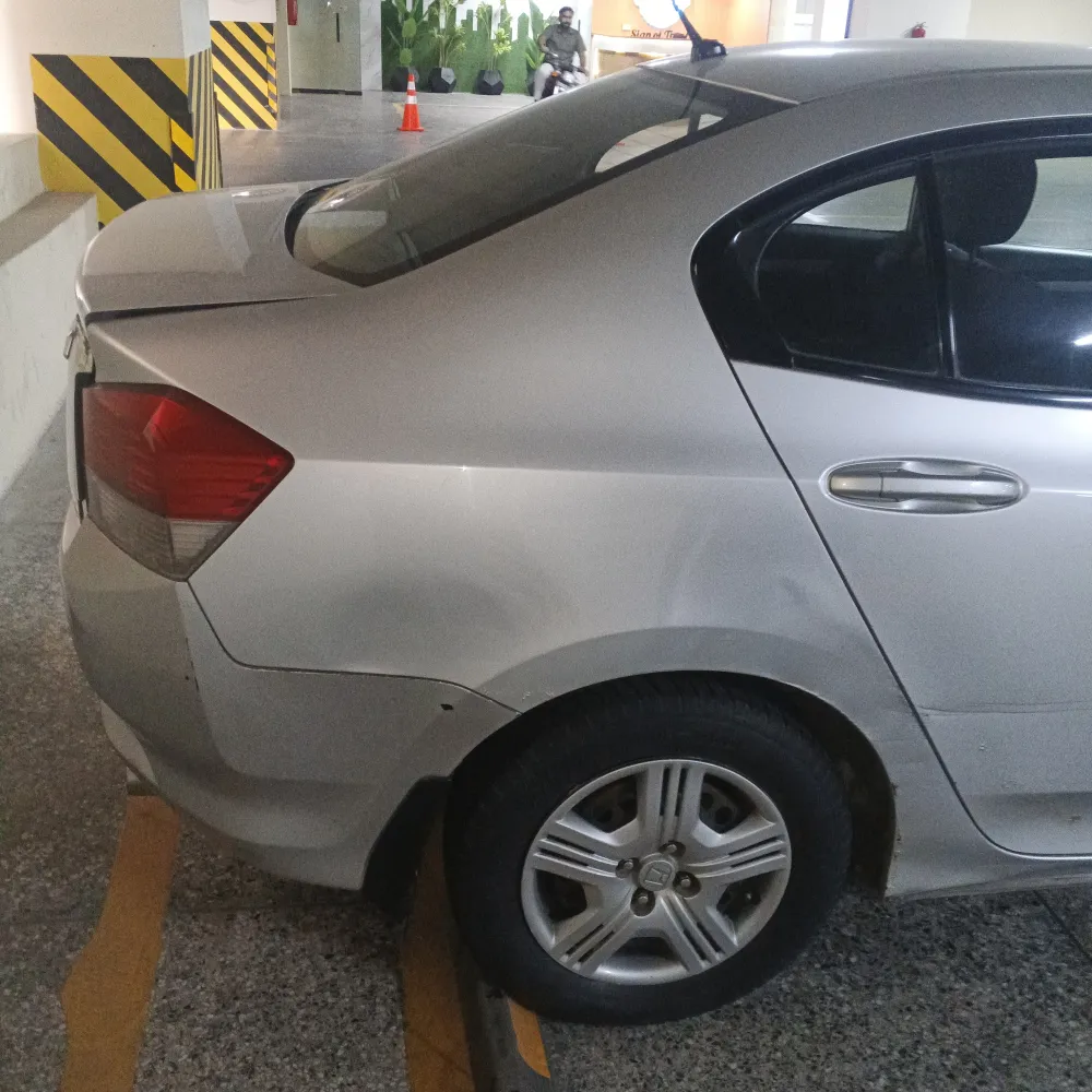 Rear_fender_right image