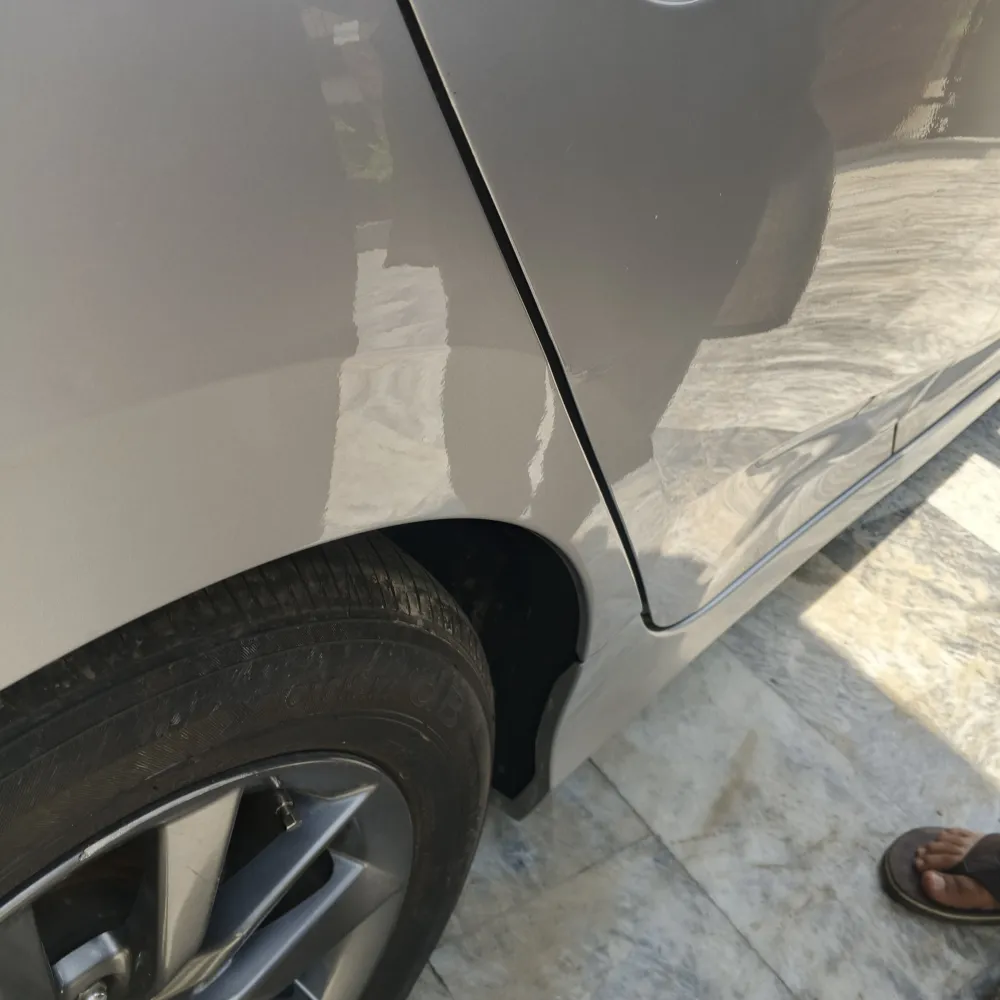 Rear_fender_right image