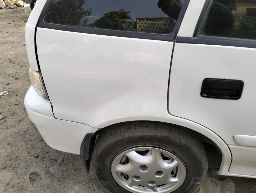 Rear_fender_right image