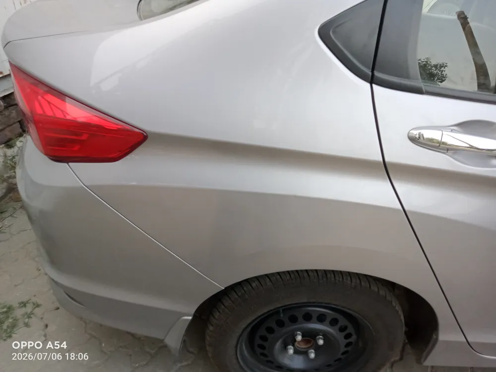 Rear_fender_right image