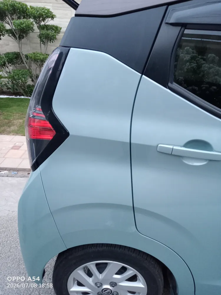 Rear_fender_right image