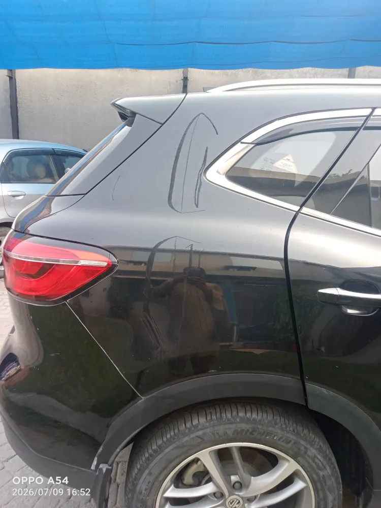 Rear_fender_right image