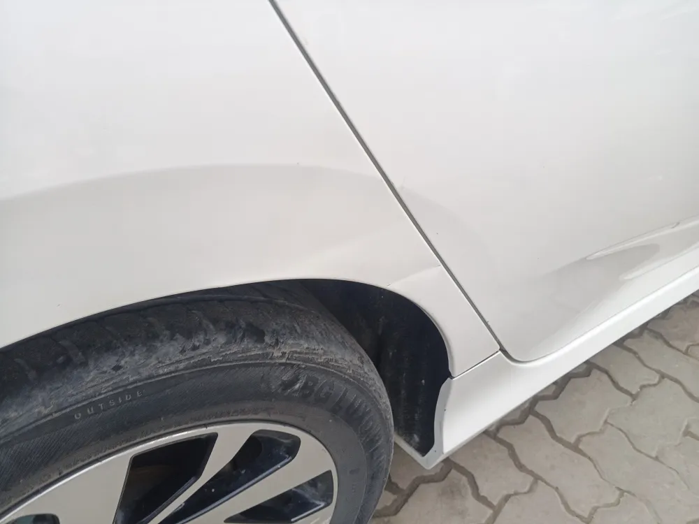 Rear_fender_right image