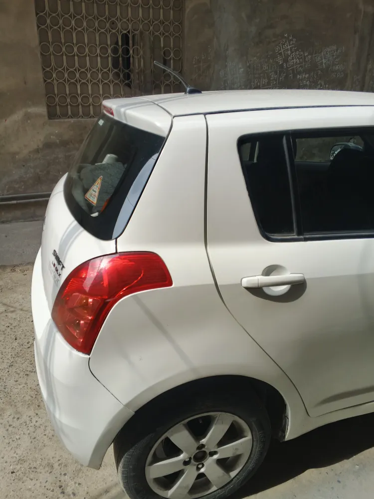 Rear_fender_right image