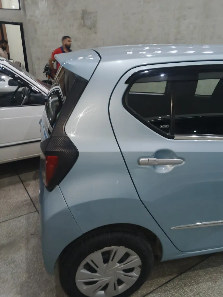 Rear_fender_right image