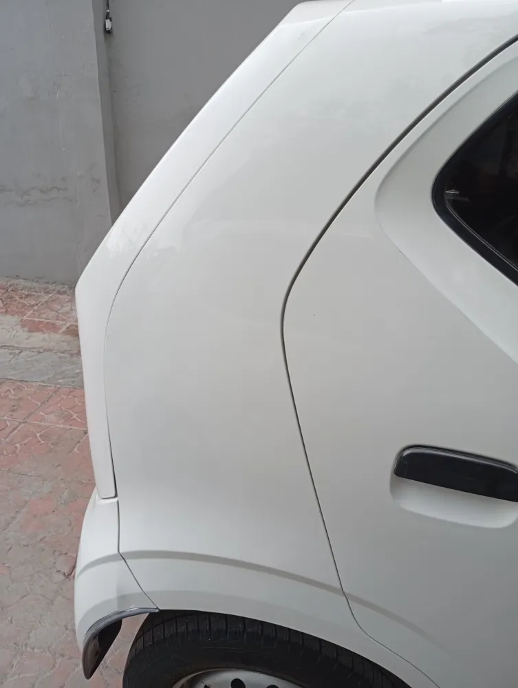 Rear_fender_right image