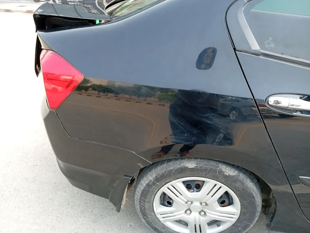 Rear_fender_right image